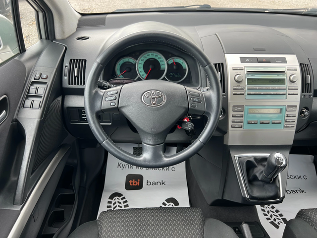 Toyota Corolla verso 2.2 D4D - автомобили, коли, обяви за нови и употребявани 10