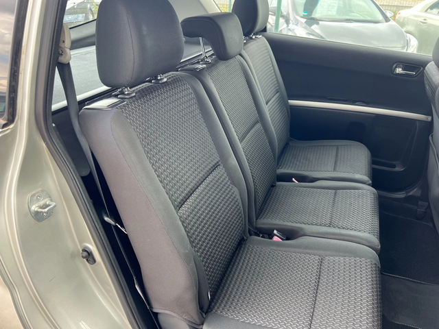 Toyota Corolla verso 2.2 D4D - автомобили, коли, обяви за нови и употребявани 11