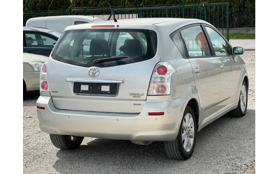 toyota-corolla-verso - 3