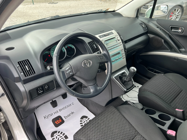 Toyota Corolla verso 2.2 D4D - автомобили, коли, обяви за нови и употребявани 6