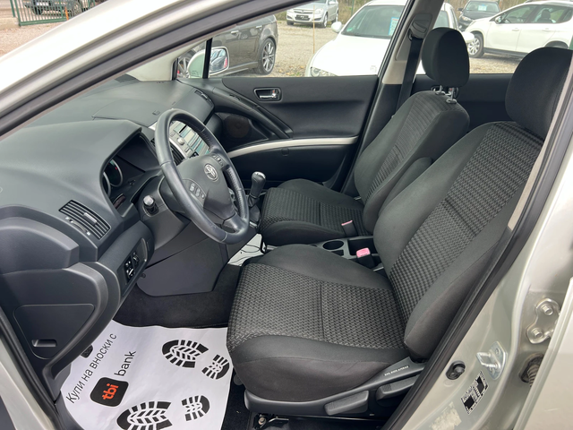 Toyota Corolla verso 2.2 D4D - автомобили, коли, обяви за нови и употребявани 7