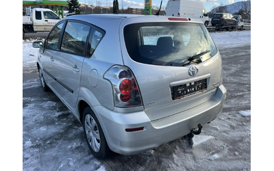 toyota-corolla-verso - 4