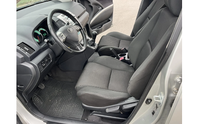 Toyota Corolla verso 2.2 D4D 136к 6 СКОРОСТИ КЛИМАТРОНИК АВТОПИЛОТ - автомобили, коли, обяви за нови и употребявани 7