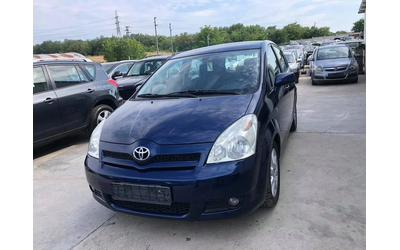 toyota-corolla-verso - 0