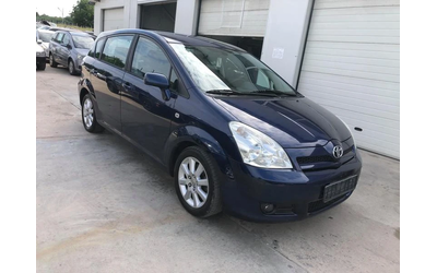 Toyota Corolla verso 2.2d4d 136k. UNIKAT - автомобили, коли, обяви за нови и употребявани 11