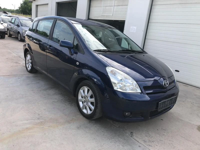 Toyota Corolla verso 2.2d4d 136k. UNIKAT - автомобили, коли, обяви за нови и употребявани 11