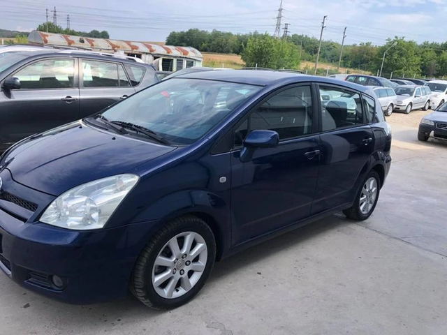 Toyota Corolla verso 2.2d4d 136k. UNIKAT - автомобили, коли, обяви за нови и употребявани 2