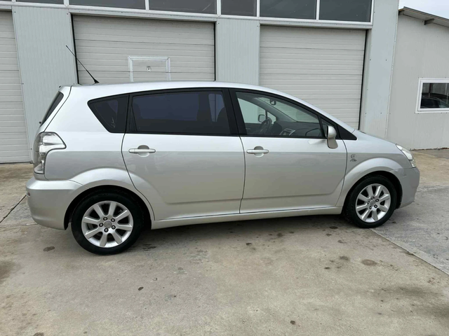 Toyota Corolla verso 2.0D4D 116k.c* 7 места* UNIKAT* - автомобили, коли, обяви за нови и употребявани 13
