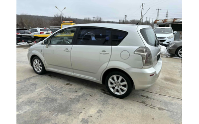 toyota-corolla-verso - 3