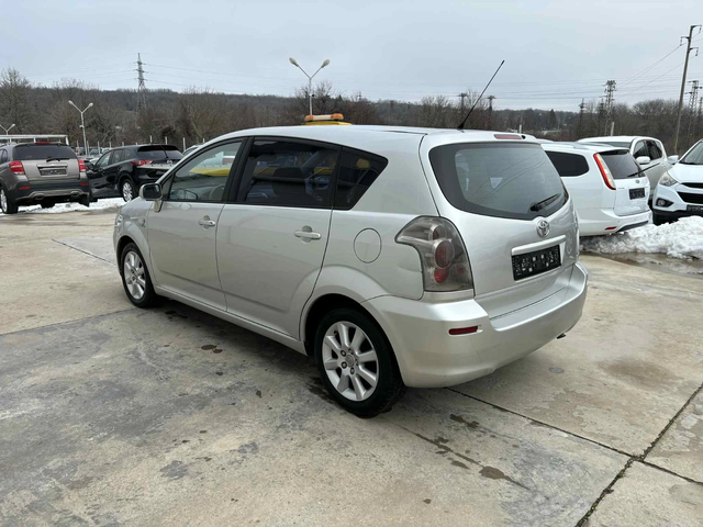 Toyota Corolla verso 2.0D4D 116k.c* 7 места* UNIKAT* - автомобили, коли, обяви за нови и употребявани 4