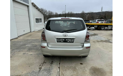 toyota-corolla-verso - 5