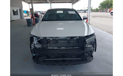 Toyota Crown 2.5L I-4 DI, DOHC, VVT, 184HP All Wheel Drive - автомобили, коли, обяви за нови и употребявани 11