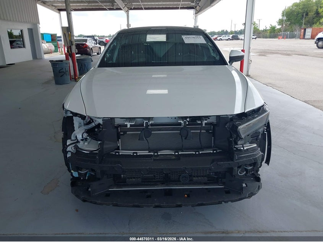 Toyota Crown 2.5L I-4 DI, DOHC, VVT, 184HP All Wheel Drive - автомобили, коли, обяви за нови и употребявани 11