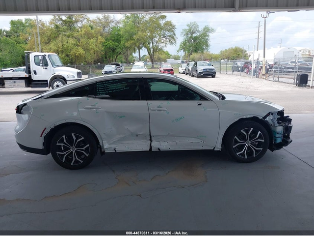 Toyota Crown 2.5L I-4 DI, DOHC, VVT, 184HP All Wheel Drive - автомобили, коли, обяви за нови и употребявани 12