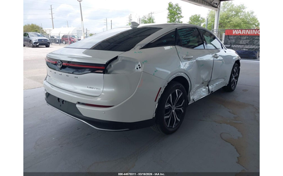 toyota-crown-2-5l-i-4-di-dohc-vvt-184hp-all-wheel-drive - 3