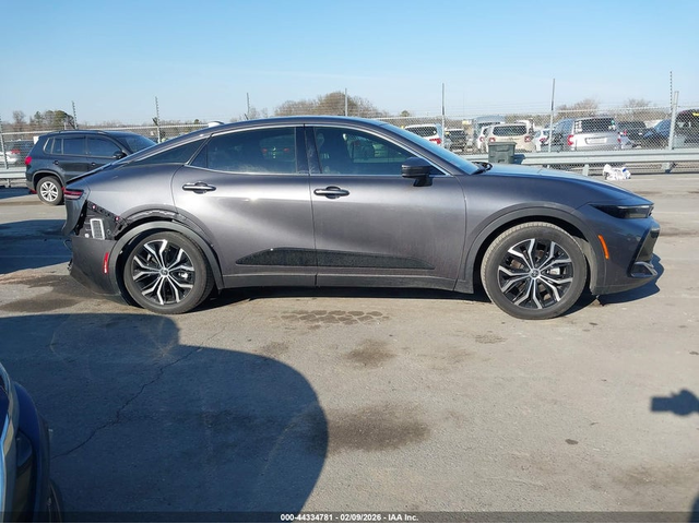 Toyota Crown 2.5L I-4 DI, DOHC, VVT, 184HP All Wheel Drive - автомобили, коли, обяви за нови и употребявани 12