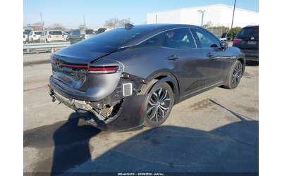 toyota-crown-2-5l-i-4-di-dohc-vvt-184hp-all-wheel-drive - 3