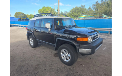 toyota-fj-cruiser - 0
