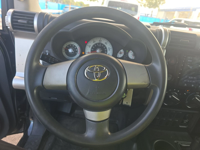 Toyota Fj cruiser 4.0 / AWD - автомобили, коли, обяви за нови и употребявани 8