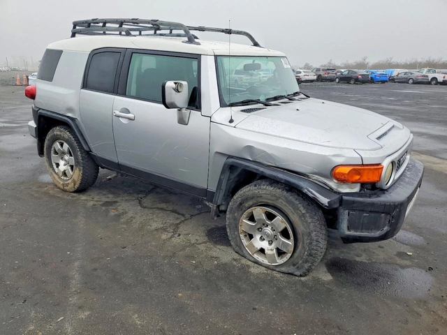 Toyota Fj cruiser 4.0* БЛОКАЖ - автомобили, коли, обяви за нови и употребявани 2