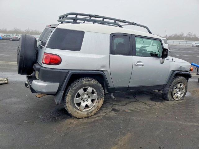 Toyota Fj cruiser 4.0* БЛОКАЖ - автомобили, коли, обяви за нови и употребявани 5