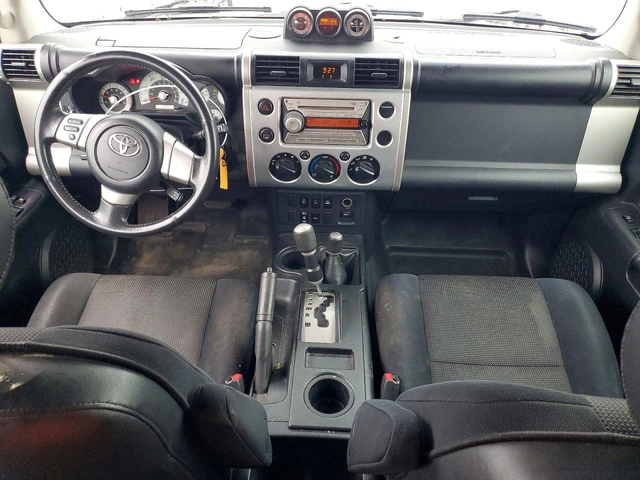 Toyota Fj cruiser 4.0* БЛОКАЖ - автомобили, коли, обяви за нови и употребявани 8