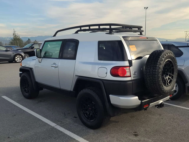 Toyota Fj cruiser * 4WD 4dr * 2 КЛЮЧА* - автомобили, коли, обяви за нови и употребявани 1