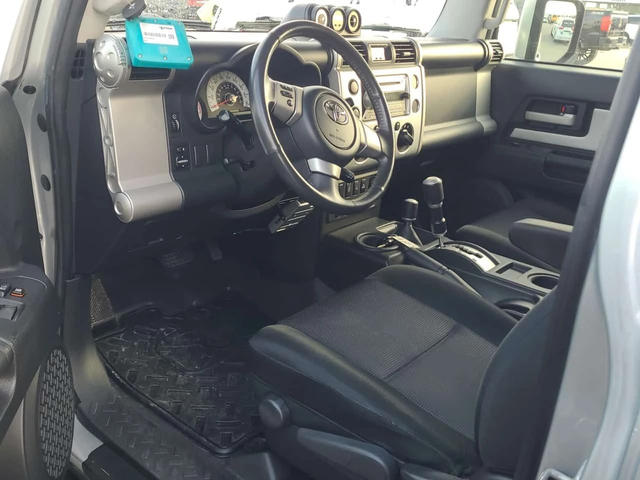 Toyota Fj cruiser * 4WD 4dr * 2 КЛЮЧА* - автомобили, коли, обяви за нови и употребявани 4