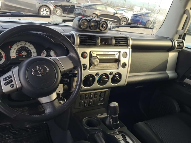 Toyota Fj cruiser * 4WD 4dr * 2 КЛЮЧА* - автомобили, коли, обяви за нови и употребявани 8