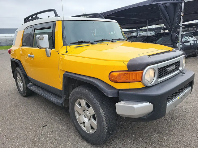 Toyota Fj cruiser 4X4 AUTO REAR LOCKING DIFF UPGRADED AUDIO 4x4 - автомобили, коли, обяви за нови и употребявани 4