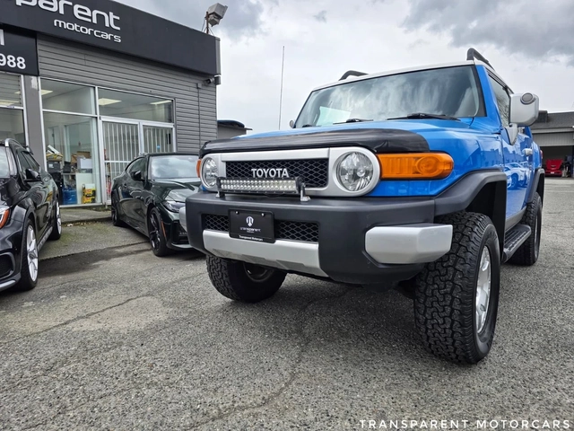 Toyota FJ Cruiser off road/ Parking Sensors/4WD/V6 - автомобили, коли, обяви за нови и употребявани 3