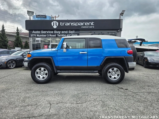 Toyota FJ Cruiser off road/ Parking Sensors/4WD/V6 - автомобили, коли, обяви за нови и употребявани 6