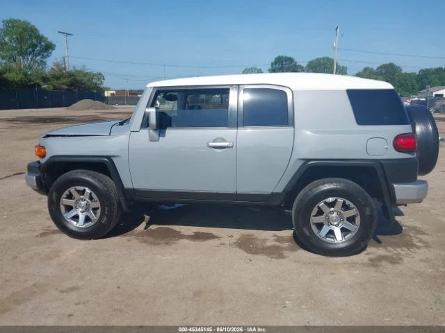 Toyota Fj cruiser - автомобили, коли, обяви за нови и употребявани 4