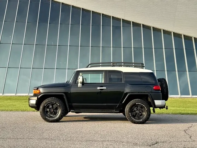 Toyota Fj cruiser - автомобили, коли, обяви за нови и употребявани 8
