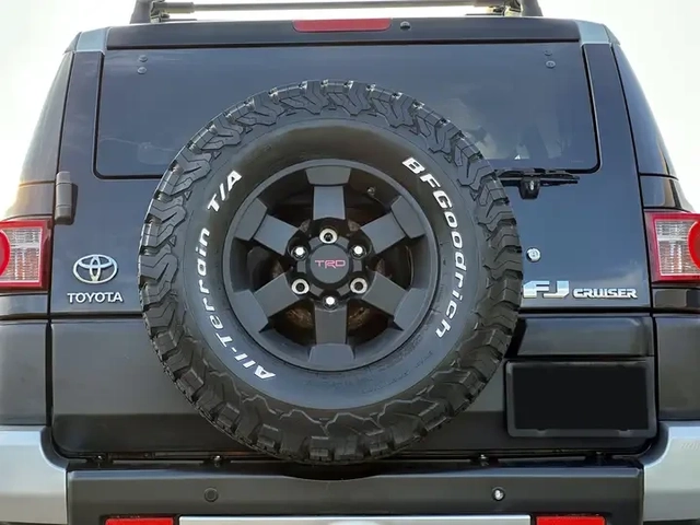 Toyota Fj cruiser - автомобили, коли, обяви за нови и употребявани 9