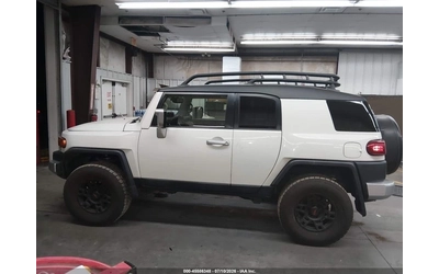 Toyota Fj cruiser 2014 FJ Cruiser 4x4 - автомобили, коли, обяви за нови и употребявани 14