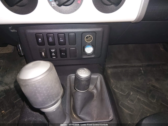 Toyota Fj cruiser 2014 FJ Cruiser 4x4 - автомобили, коли, обяви за нови и употребявани 15