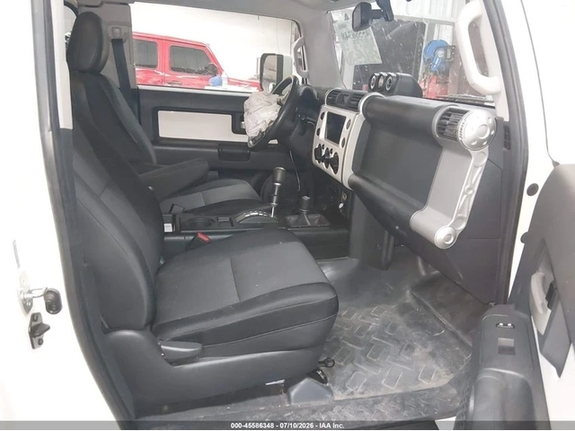 Toyota Fj cruiser 2014 FJ Cruiser 4x4 - автомобили, коли, обяви за нови и употребявани 4