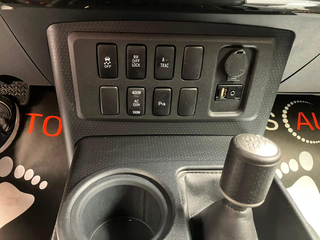 Toyota Fj cruiser V6 4.0/AWD/LPG/Климатик/Андроид - автомобили, коли, обяви за нови и употребявани 5