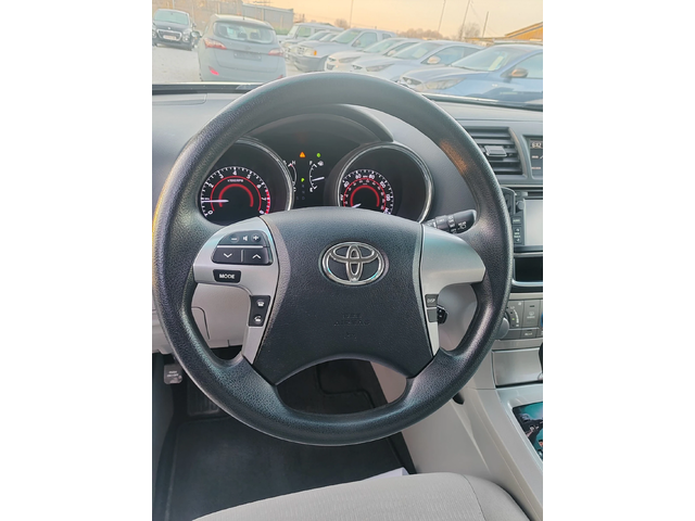 Toyota Highlander 3.5, V6, 273к.с. ТОП - автомобили, коли, обяви за нови и употребявани 14