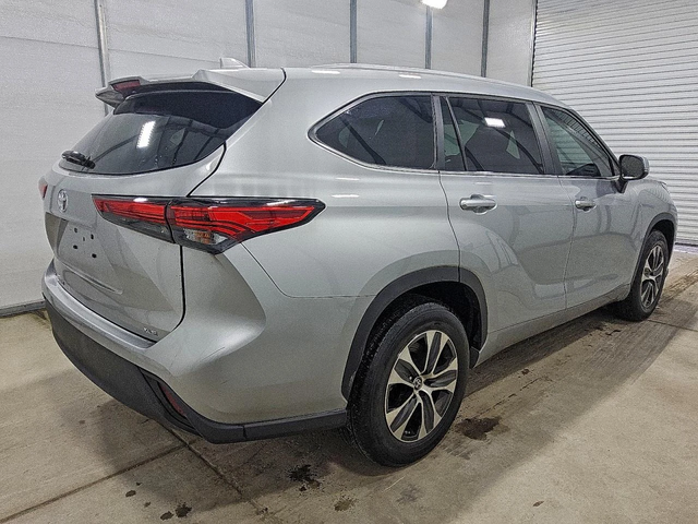 Toyota Highlander L* DISTRONIC* 8 МЕСТНА* KEYLESS* LED* - автомобили, коли, обяви за нови и употребявани 2