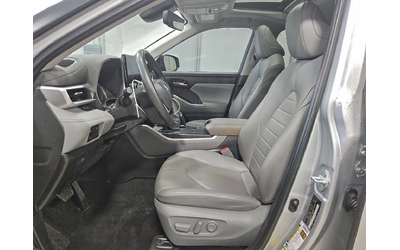 Toyota Highlander L* DISTRONIC* 8 МЕСТНА* KEYLESS* LED* - автомобили, коли, обяви за нови и употребявани 6