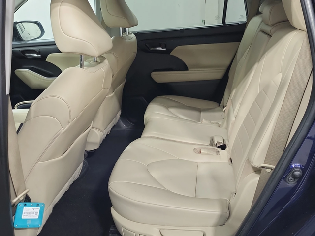 Toyota Highlander 2.5 XLE - автомобили, коли, обяви за нови и употребявани 9