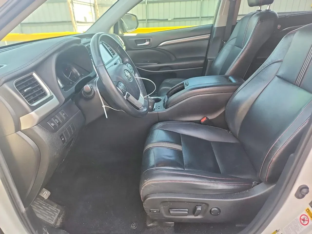 Toyota Highlander SE - автомобили, коли, обяви за нови и употребявани 6