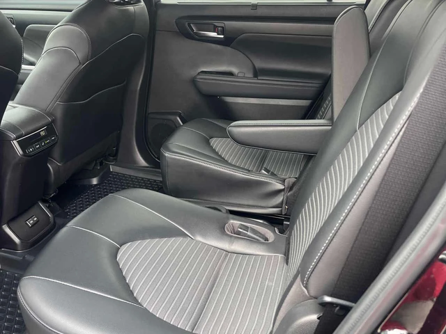 Toyota Highlander * XSE * ПРЕДСТАВИТЕЛСТВО * ПОДГРЕВ * NAVI - автомобили, коли, обяви за нови и употребявани 12