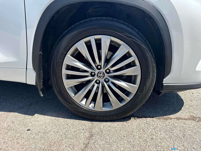 Toyota Highlander * 360 * ПРЕДСТАВИТЕЛСТВО * ОБДУХВАНЕ * PANO - автомобили, коли, обяви за нови и употребявани 6