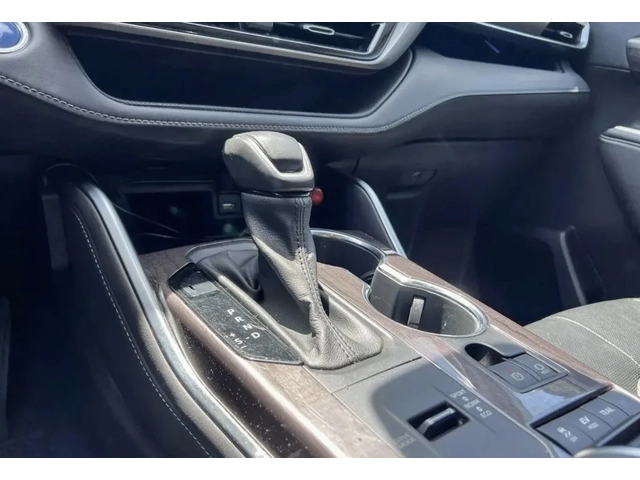 Toyota Highlander HYBRID LIMITED * AWD * 8 МЕСТЕН * ПАНО * CARFAX * - автомобили, коли, обяви за нови и употребявани 9