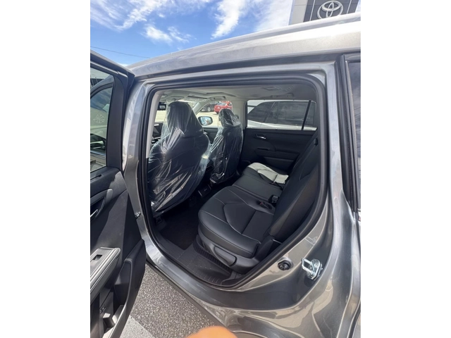 Toyota Highlander HYBRID * 8 MЕСТЕН * AWD * НОВ ОТ ПРЕДСТАВИТЕЛСТВО - автомобили, коли, обяви за нови и употребявани 8