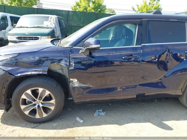 Toyota Highlander Hybrid XLE - автомобили, коли, обяви за нови и употребявани 5