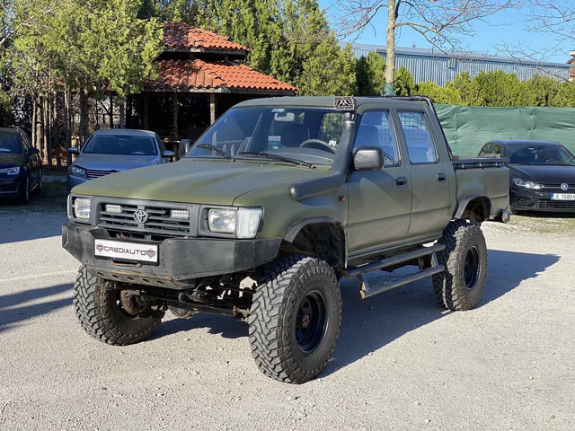 Toyota Hilux 2.4D - автомобили, коли, обяви за нови и употребявани 0